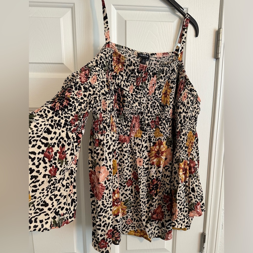 Torrid, Flowy Top